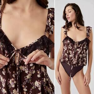 Free People Prairie Cottage Take It Away Lace Floral Bodysuit Top Brown sz S NWT